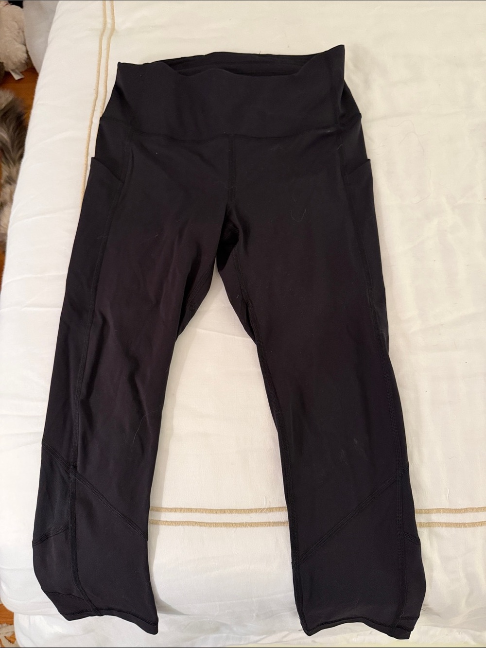 lululemon athletica Black Capri Leggings Size 6